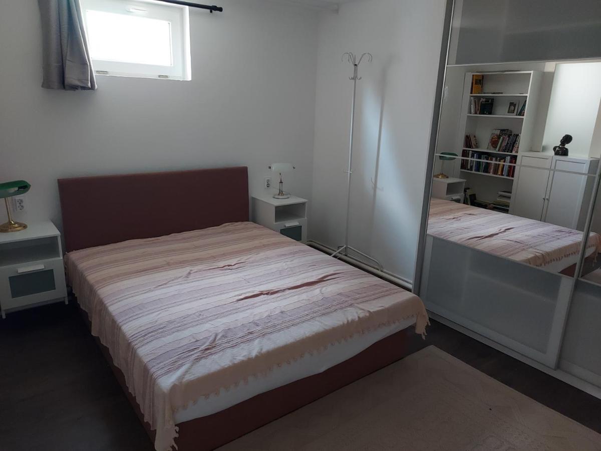 Apartament 2+2Szemelyes Apartman Kerttel Székesfehérvár Zewnętrze zdjęcie